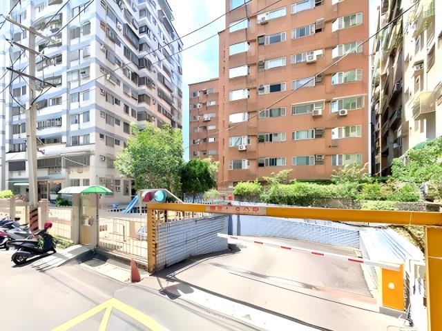 桃園中壢法拍大樓-4