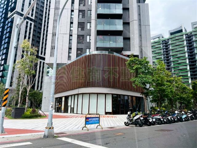 中都濕地公園三角窗大店面
