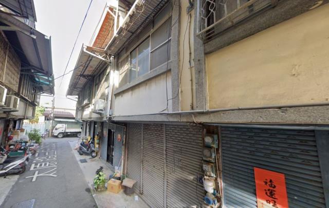 北屯區法拍屋太原路三段透天優室法拍林小陽