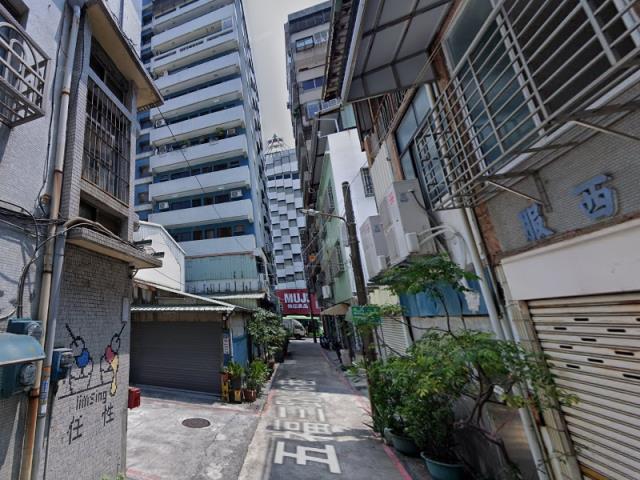 高雄前金法拍透天-2