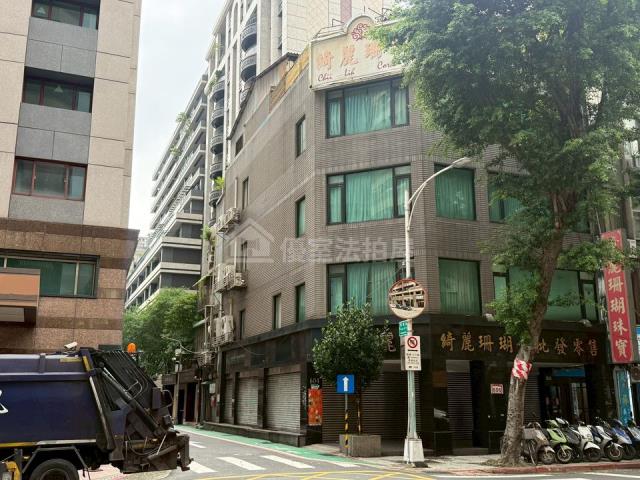 中山區法拍屋林森北路透天店面優室法拍林小陽