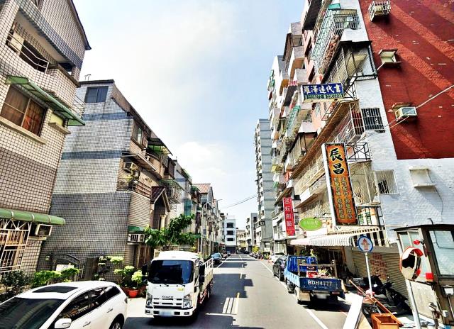 東區法拍華廈-3