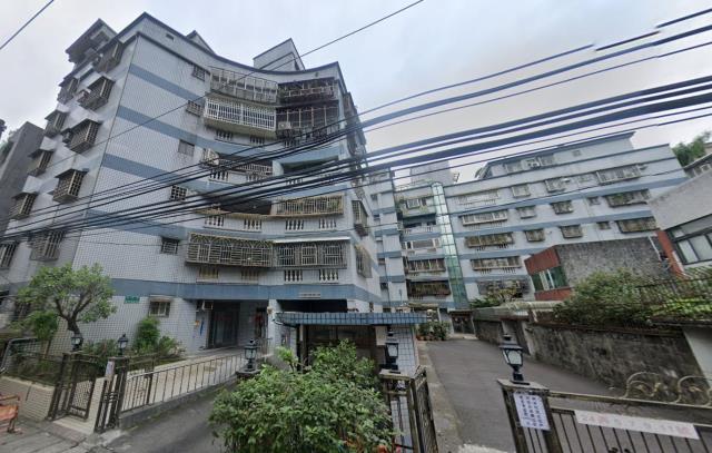 新店區法拍屋中正路中正新都優室法拍林小陽