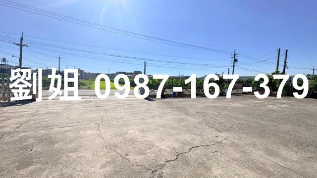 大寮廠房出租40呎大車大面寬大空地挑高廠房