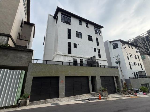 淡水區法拍屋興福寮路透天優室法拍林小陽