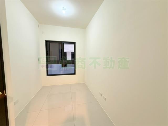 高雄新興區大樓-8