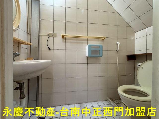 台南東區透天-9