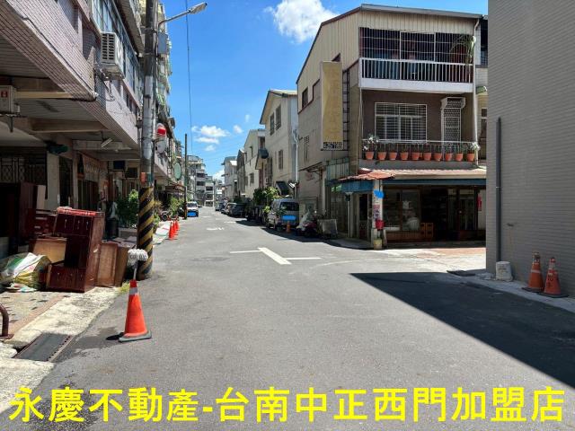 台南東區透天-13
