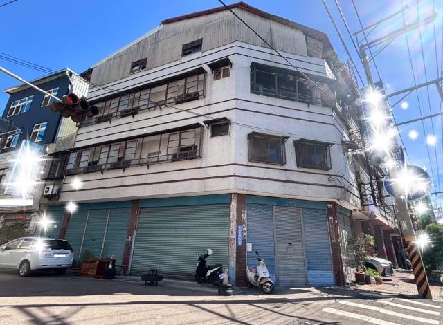 民生路三角窗店面
