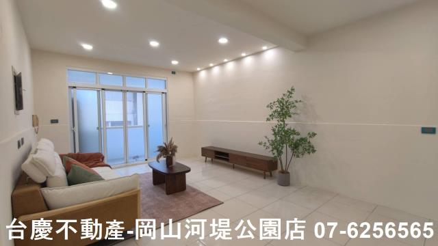 亞灣區輕軌