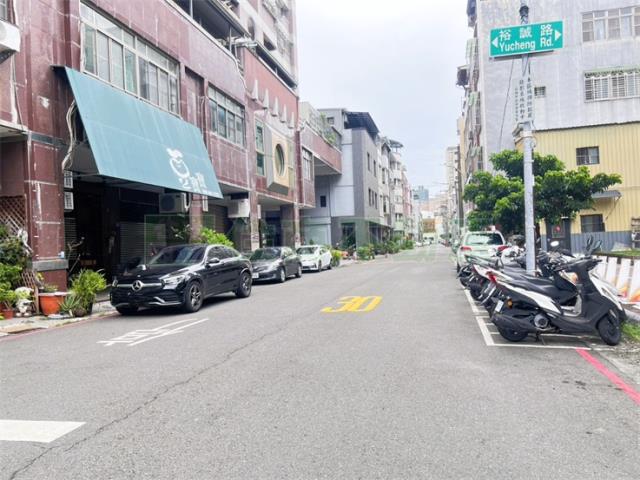 農16巨蛋商圈黃金店住