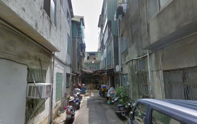 東區法拍屋建勇街透天優室法拍林小陽