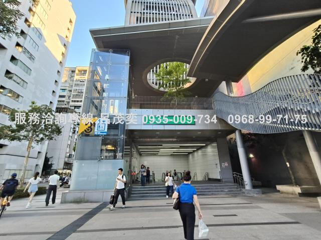 小巨蛋中央商業明星大樓電梯管理四房小巨蛋捷運旁雙敦化學區體育