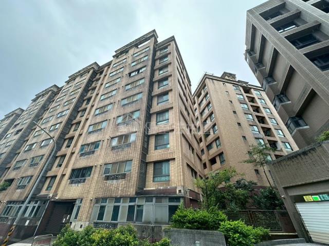 基隆法拍屋華興國小名軒新天地法拍好丘0906901097
