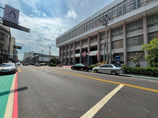 公所黃金收租透套店面