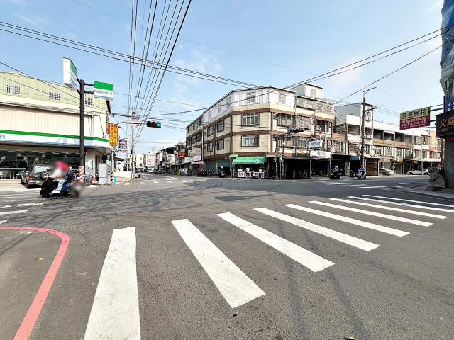 大肚全聯邊間店面