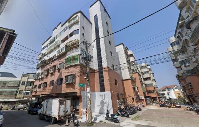 竹北市法拍屋國光街四季花園華廈優室法拍林小陽