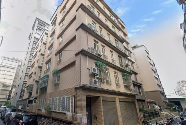 新北泰山華廈法拍-1