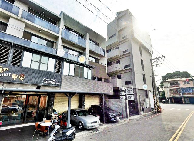 斗六市石榴路透天店墅