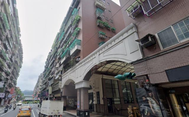 新北新莊法拍華廈-2