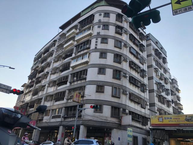 新北八里華廈法拍-0