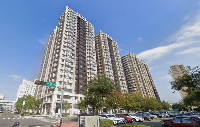 北區法拍屋育樂街微笑之心邊間陽光屋優室法拍林小陽