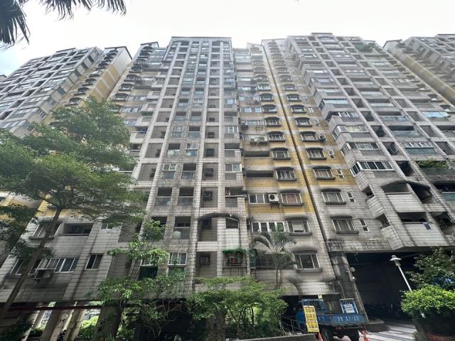 中正區法拍屋觀海街山海觀S棟優室法拍林小陽