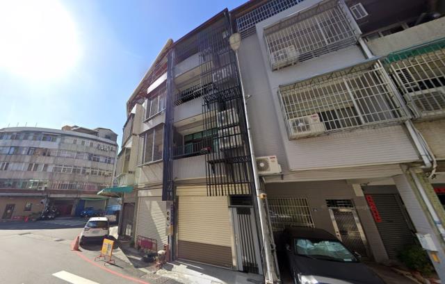 東區法拍屋東南街進德國小透天住辦優室法拍林小陽