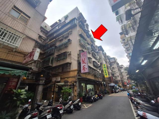 新北新莊拍賣華廈-1