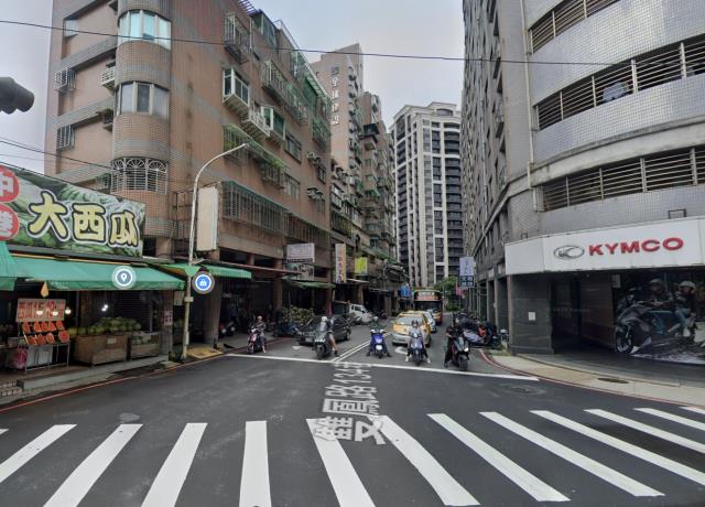 新北新莊法拍大樓-9