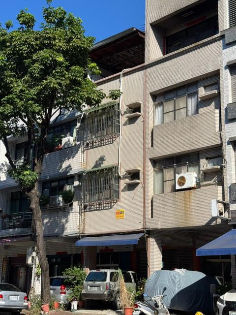 三民區法拍透天-1