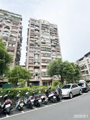 台北文山區法拍大樓-1