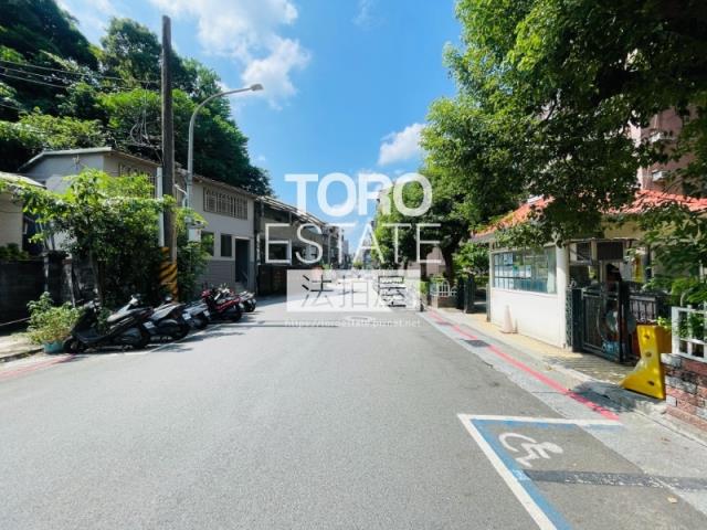 台北文山區法拍大樓-7