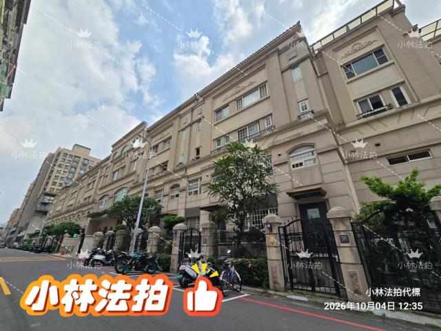 台中南屯法拍社區型臨路別墅-1