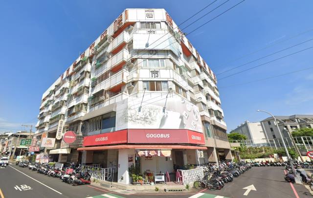 西屯區法拍屋櫻花路櫻花市文心櫻花站優室法拍林小陽