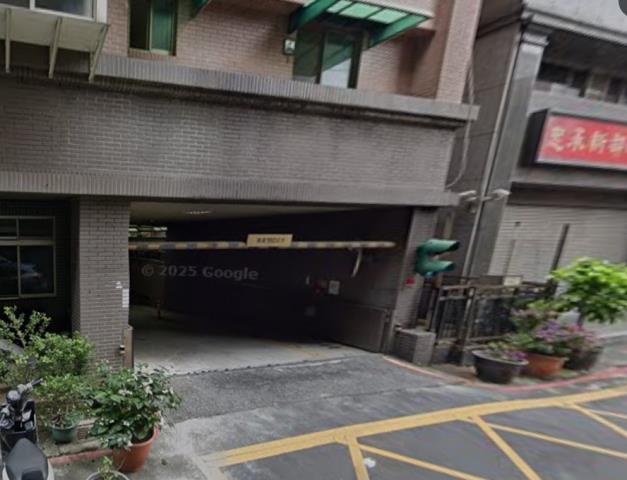 新北新莊法拍華廈-4