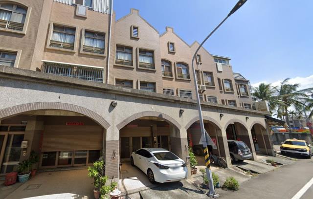 大肚區法拍屋大明三街日光郡漂亮透天優室法拍林小陽