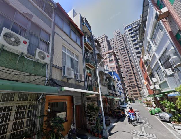 高雄新興區拍賣透天-4