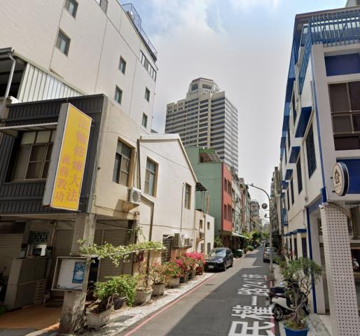 高雄新興區拍賣透天-5