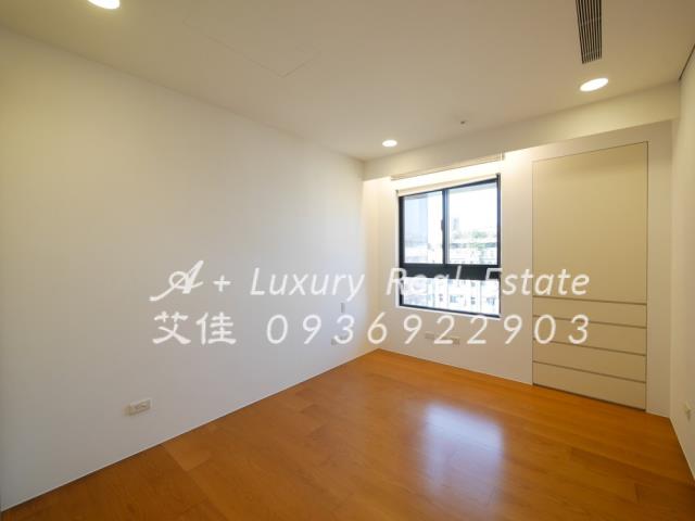 信義謙華