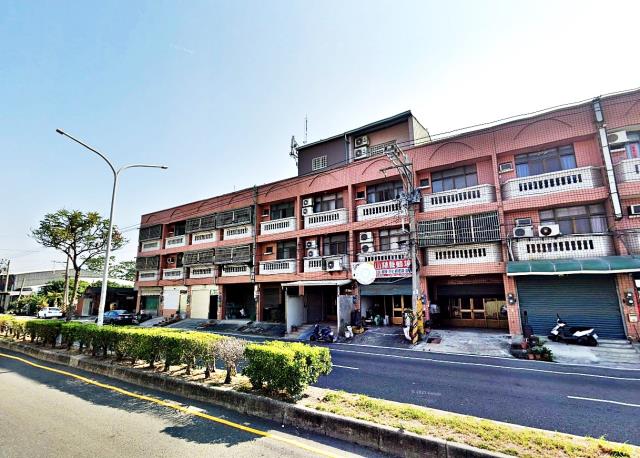 二崙山子門路透天店住