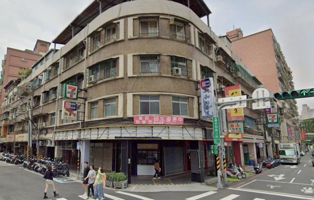 新店區法拍屋安和路三段臨路角間店面優室法拍林小陽