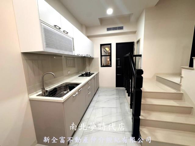 高雄鹽埕透天-11
