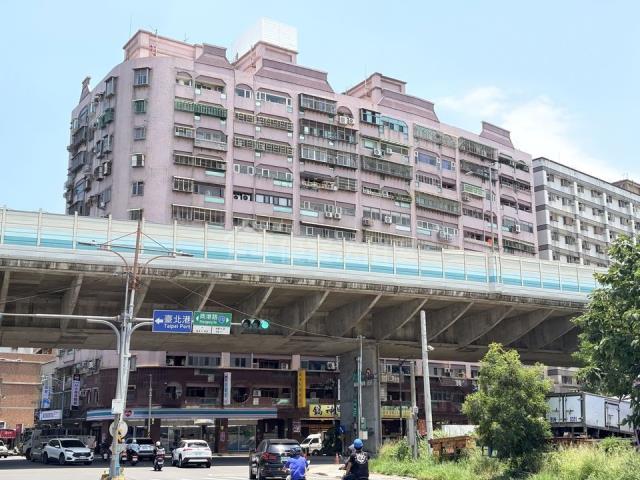 八里法拍大樓-0