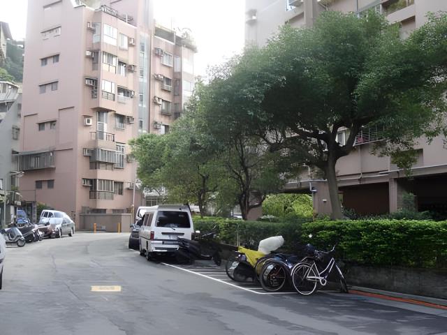 台北拍賣大樓-1