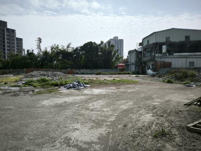 鶯歌正路邊12米倉儲用地