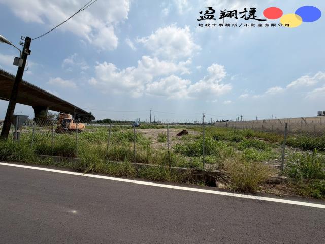 九如高速公路旁的農牧用地